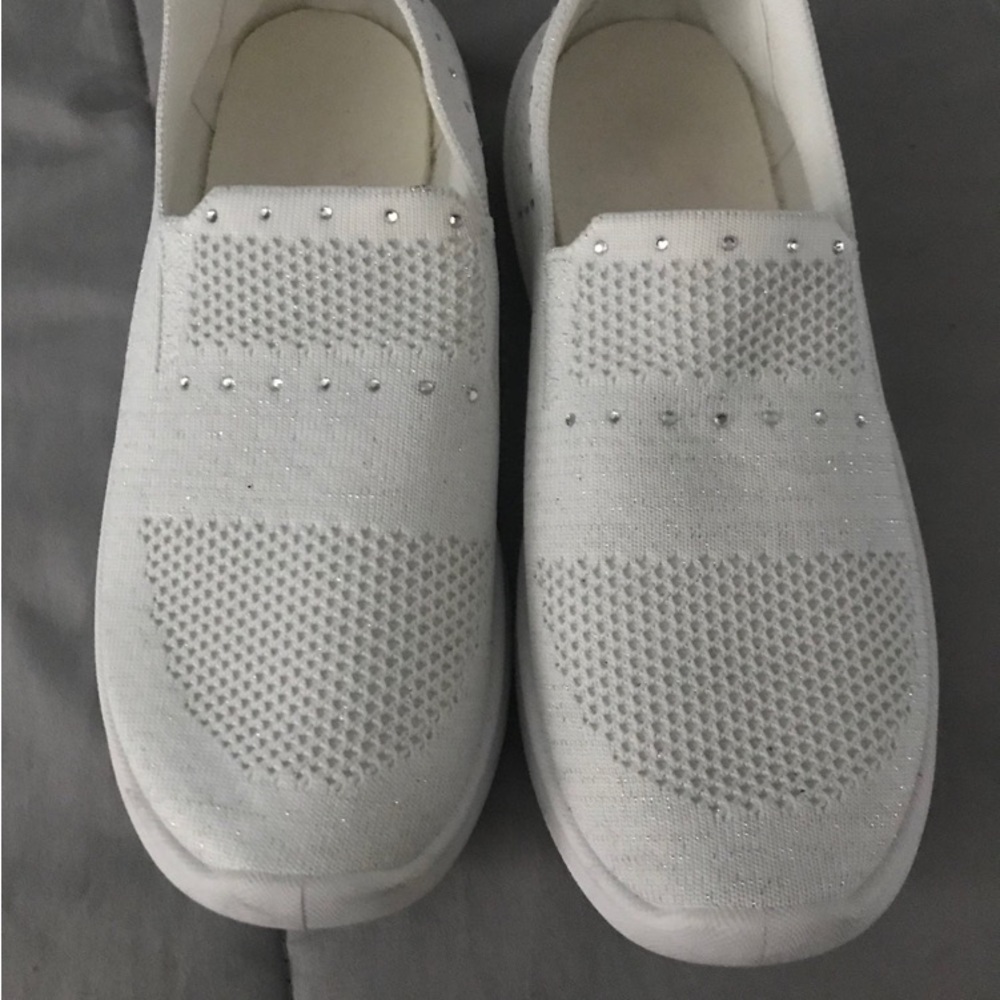 White Danskin sneakers great condition size 7